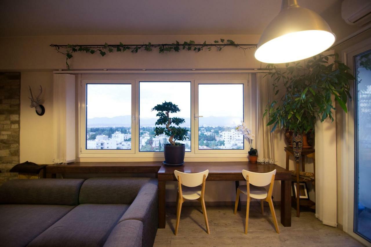 Appartamento Vas' Penthouse Nicosia Esterno foto