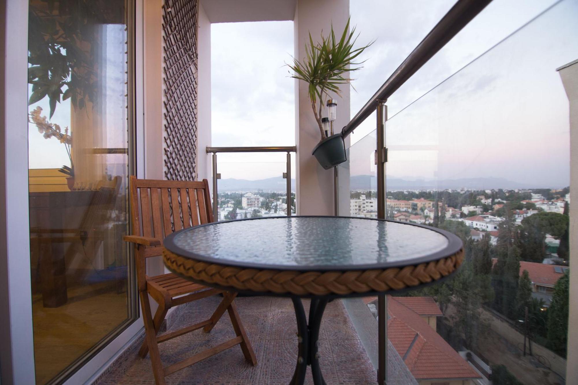 Appartamento Vas' Penthouse Nicosia Esterno foto
